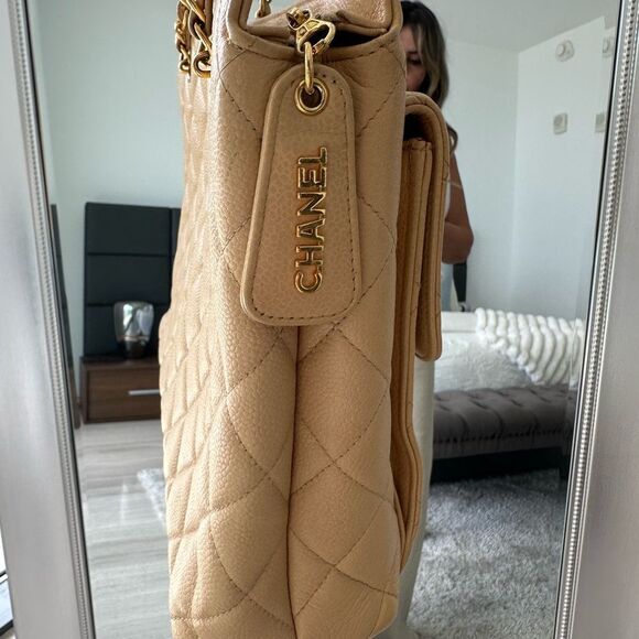 Chanel Caviar Vintage Tote Bag with Double chain straps - Picture 9 of 17